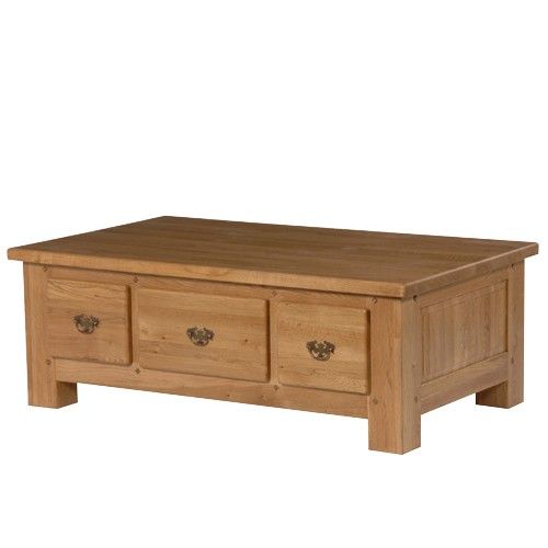 Style plutôt cossu avec cette table basse en chêne Normandie – Maison d’un Rêve !